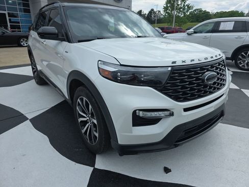 Used 2022 Ford Explorer ST-Line w/ Class IV Trailer Tow Package image 12