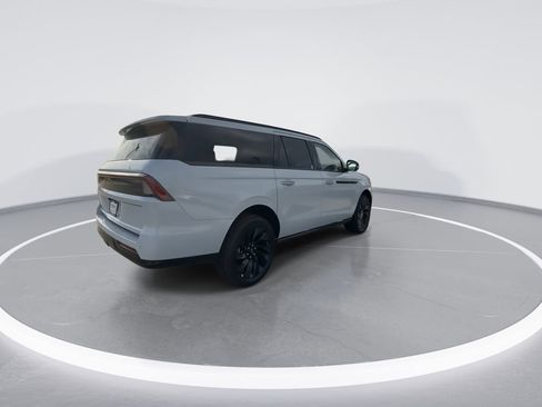 New 2026 Lincoln Navigator L Reserve w/ Jet Appearance Package AWD/4WD image 8