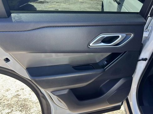 Used 2020 Land Rover Range Rover Velar S AWD/4WD image 17