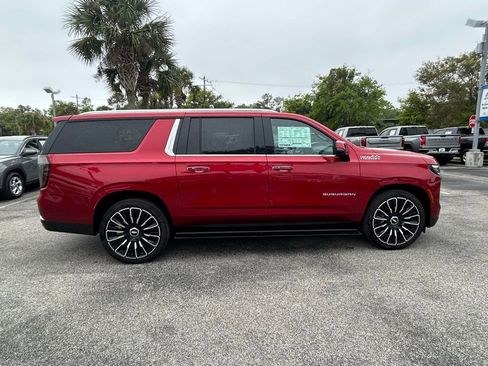 New 2025 Chevrolet Suburban High Country AWD/4WD image 8