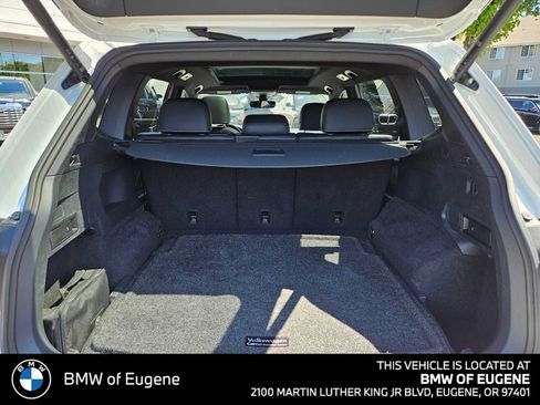 Used 2022 Volkswagen Tiguan SEL R-Line AWD/4WD image 18