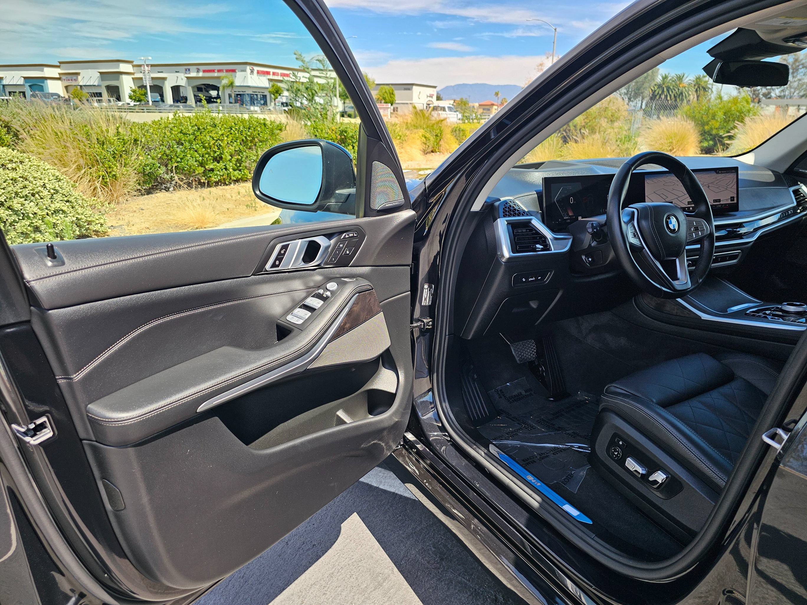 Used 2025 BMW X7 xDrive40i w/ Premium Package AWD/4WD image 19
