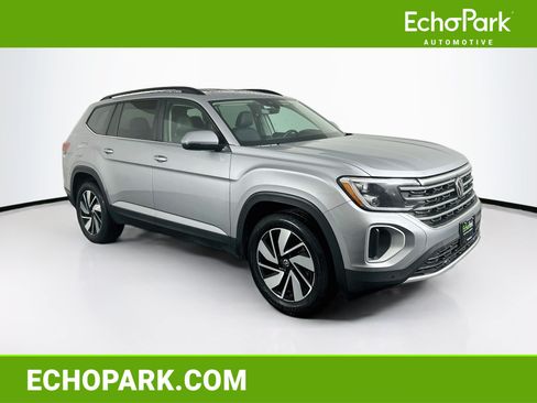 Used 2025 Volkswagen Atlas SE AWD/4WD image 1