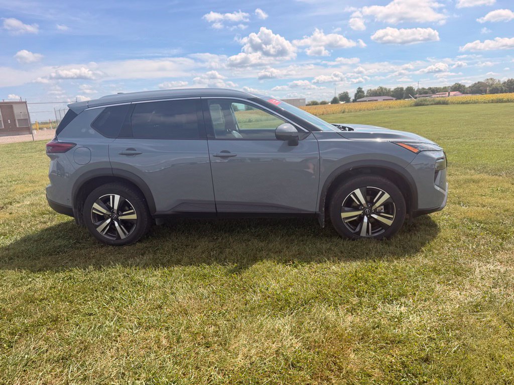 Used 2024 Nissan Rogue SL w/ SL Premium Package FWD image 4
