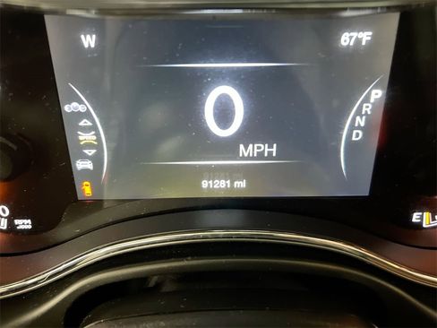 Used 2021 Jeep Grand Cherokee Limited image 13