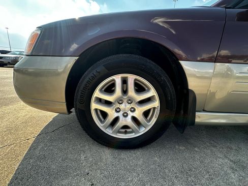 Used 2001 Subaru Outback Wagon image 13
