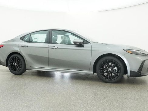New 2026 Toyota Camry SE FWD image 3