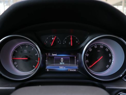 Used 2018 Buick Regal Essence w/ Driver Confidence Package #1 image 17