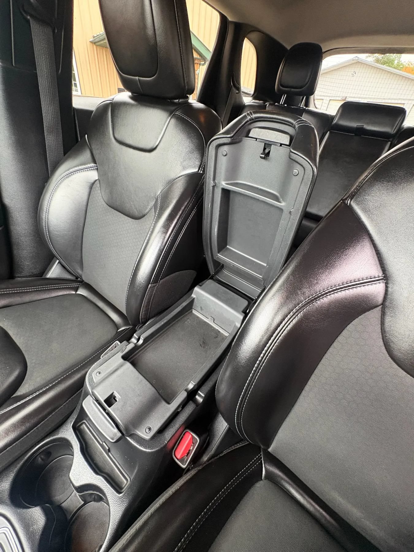 Used 2019 Jeep Cherokee Latitude Plus AWD/4WD image 28