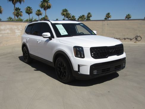 Used 2025 Kia Telluride SX Prestige X-Pro AWD/4WD image 2