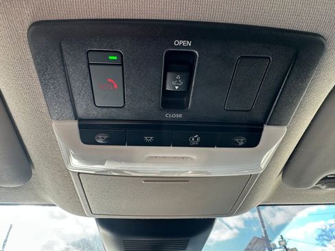 Used 2023 Nissan Sentra SR w/ SR Premium Package image 20