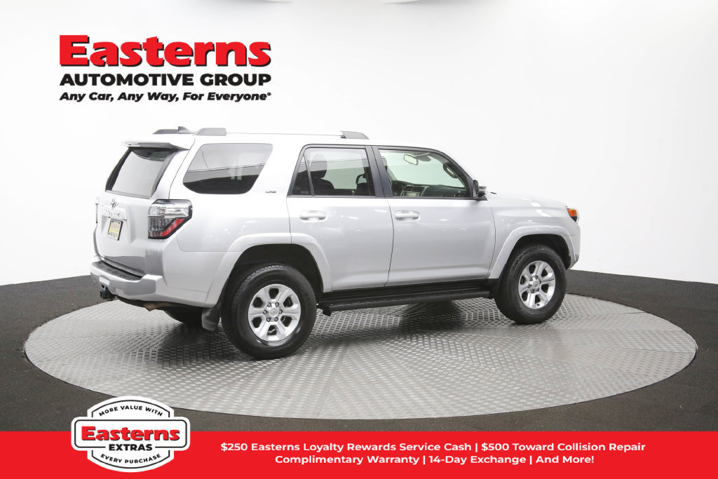 Used 2024 Toyota 4Runner SR5 AWD/4WD image 38