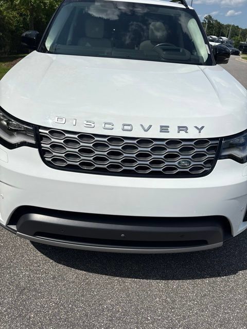 Certified 2025 Land Rover Discovery S AWD/4WD image 10