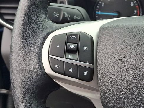 Used 2022 Ford Explorer XLT w/ Equipment Group 202A AWD/4WD image 20