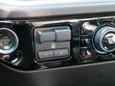 Certified 2025 Chevrolet Silverado 1500 LTZ image 33