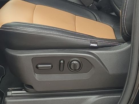 Used 2021 Chevrolet Silverado 1500 LT image 13