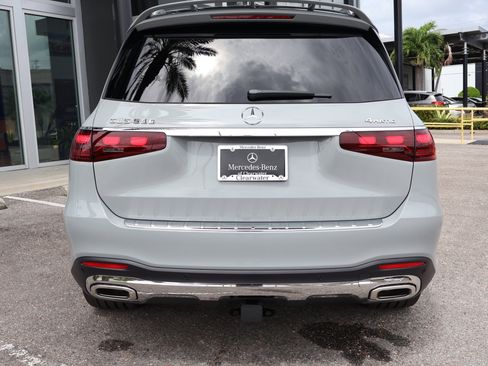 New 2026 Mercedes-Benz GLS 580 4MATIC image 5