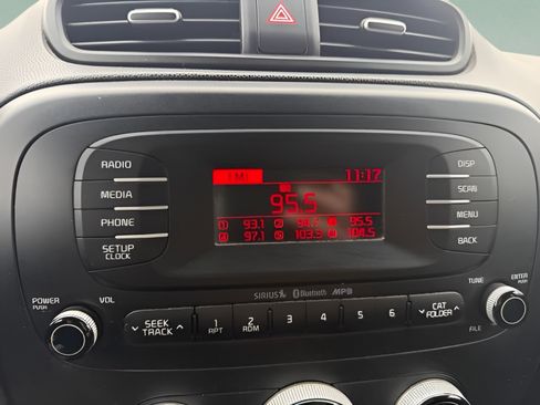 Used 2014 Kia Soul FWD image 14