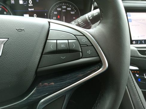 Used 2024 Cadillac XT5 Premium Luxury w/ Technology Package AWD/4WD image 23