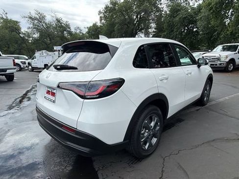 New 2026 Honda HR-V LX image 4