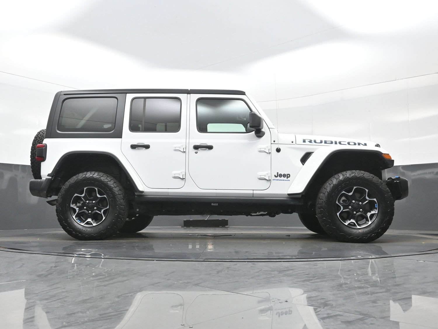 Used 2023 Jeep Wrangler Unlimited Rubicon 4xe AWD/4WD image 32