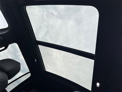 New 2025 GMC Yukon Denali w/ Denali Reserve Package image 36