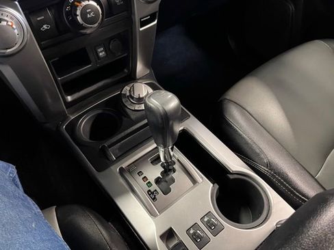 Used 2018 Toyota 4Runner SR5 Premium image 28