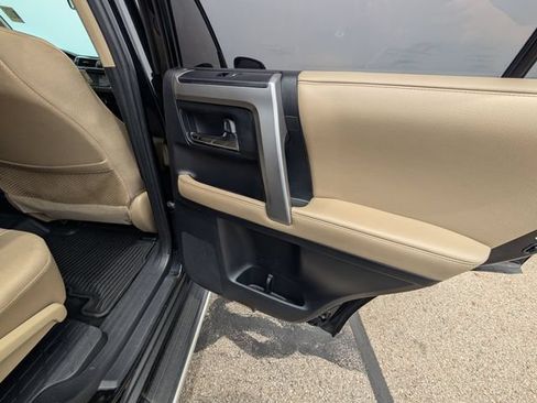 Used 2018 Toyota 4Runner SR5 AWD/4WD image 6