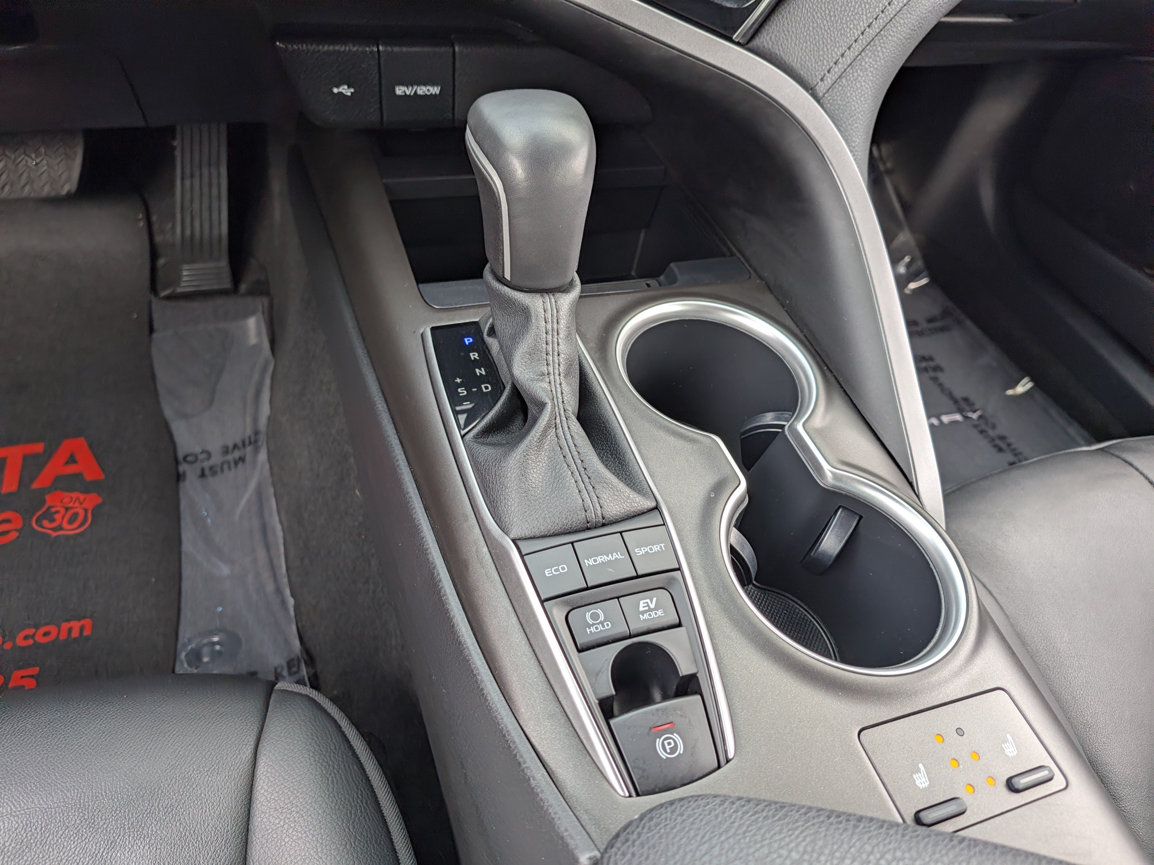 Certified 2022 Toyota Camry XLE w/ Cold Weather Package FWD image 32