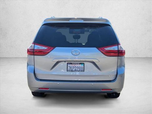 Used 2015 Toyota Sienna XLE Premium image 7