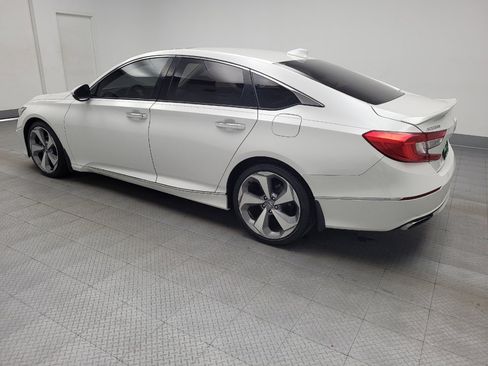 Used 2018 Honda Accord Touring image 3
