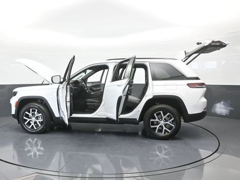 Used 2025 Jeep Grand Cherokee Limited image 73