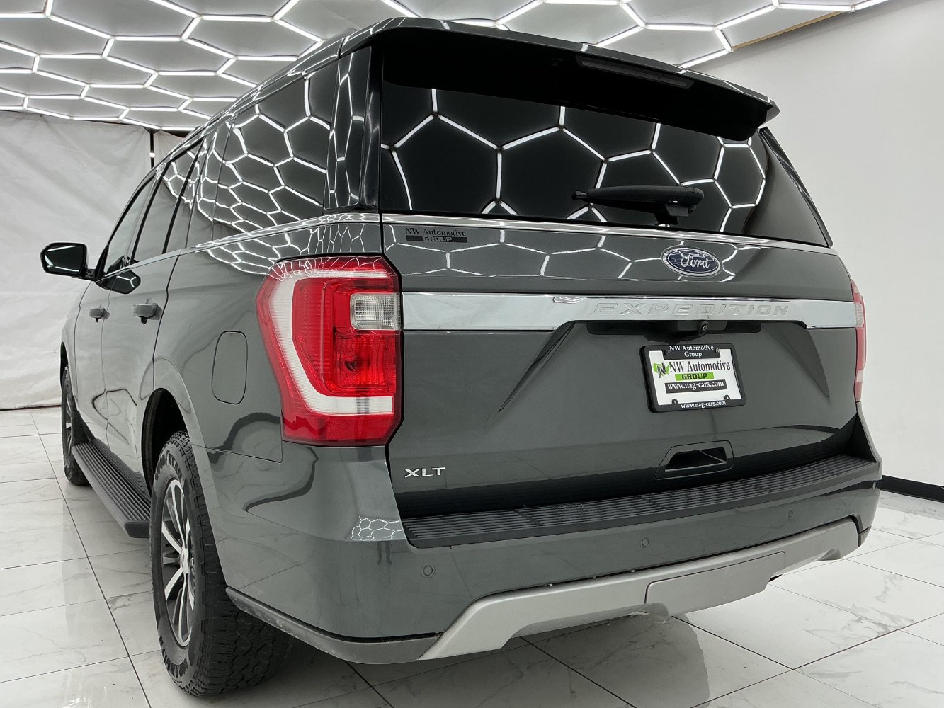 Used 2020 Ford Expedition XLT AWD/4WD image 9