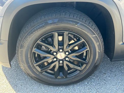 Used 2019 GMC Acadia SLT image 19