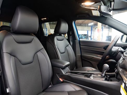 New 2026 Jeep Compass Latitude AWD/4WD image 28