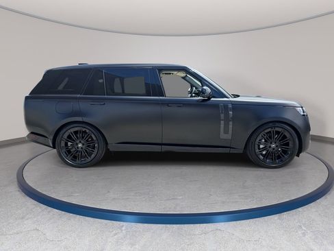 New 2025 Land Rover Range Rover Long Wheelbase SE AWD/4WD image 4