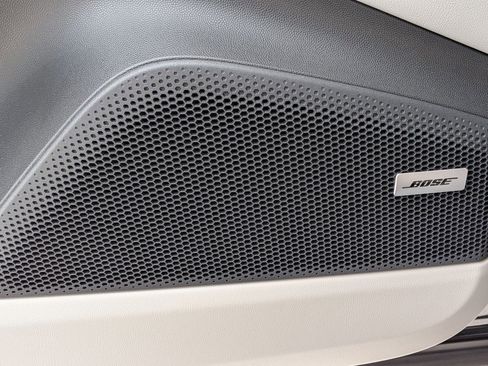 New 2026 Porsche Macan 4S Electric image 13