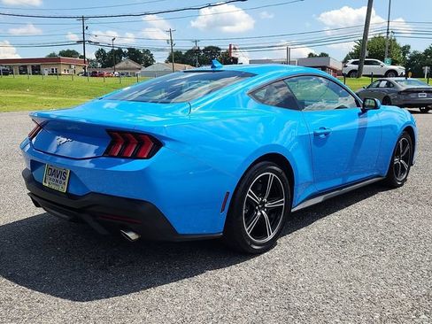 Used 2025 Ford Mustang Coupe RWD image 6