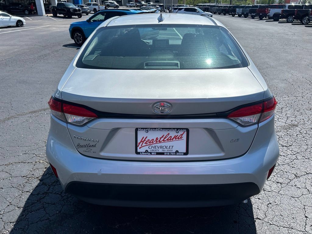 Used 2025 Toyota Corolla LE FWD image 6