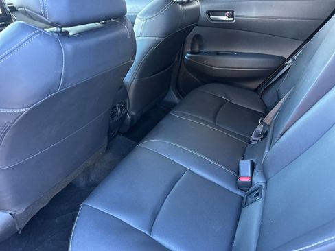 Used 2024 Toyota Corolla Cross XLE image 11