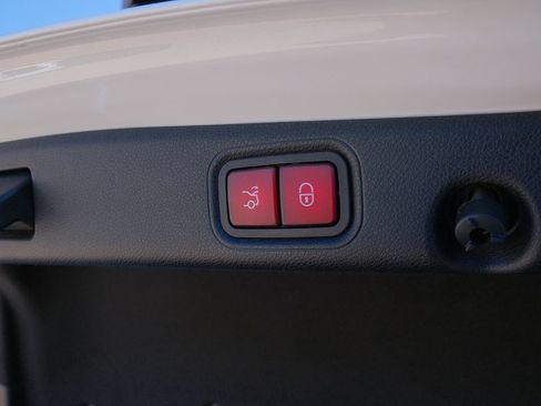Used 2021 Mercedes-Benz E 350 Sedan image 42