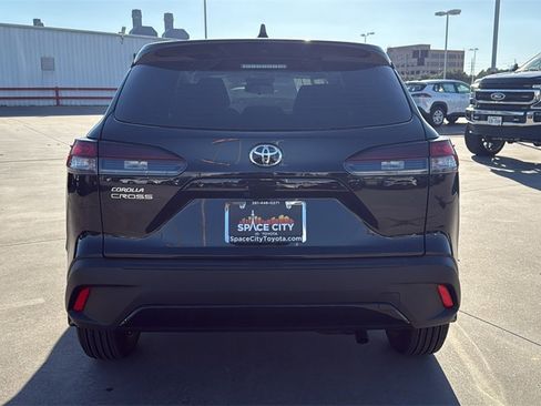 New 2026 Toyota Corolla Cross L image 6