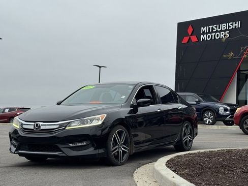 Used 2017 Honda Accord Sport image 6
