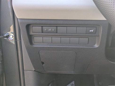 New 2025 Mitsubishi Outlander SEL image 16