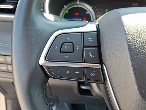Used 2020 Toyota Highlander XLE AWD/4WD image 22