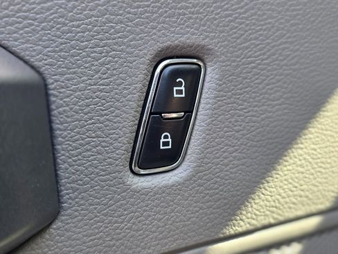 Used 2017 Ford F250 XLT w/ XLT Value Package image 25