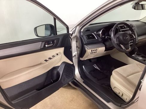Used 2018 Subaru Outback 2.5i Premium AWD/4WD image 9