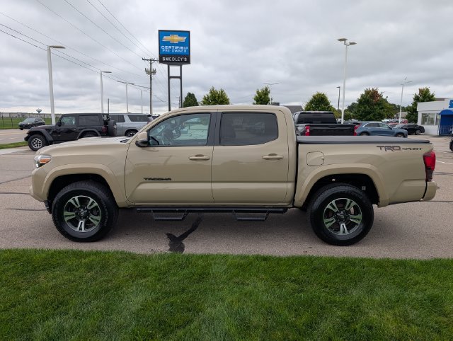 Used 2019 Toyota Tacoma TRD Sport w/ Technology Package RWD image 11