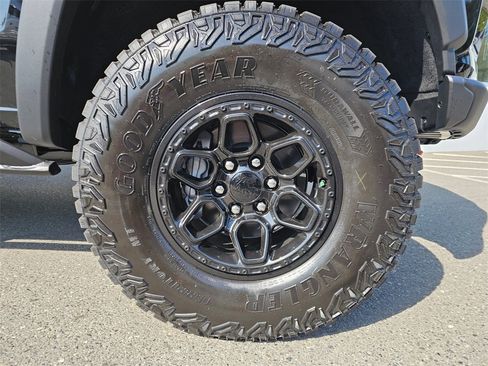 New 2026 Chevrolet Colorado ZR2 w/ ZR2 Bison Edition image 9
