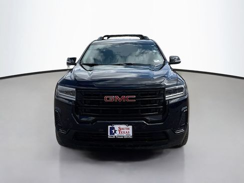 Used 2022 GMC Acadia SLE w/ Driver Convenience Package FWD image 2